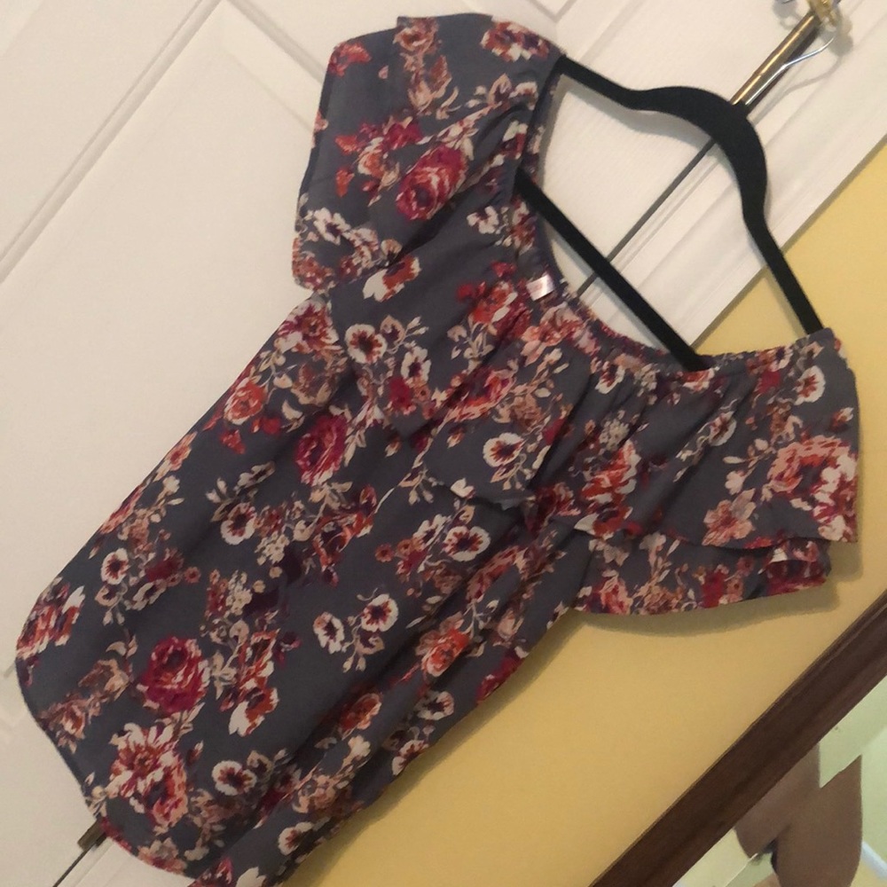 Off the shoulder floral shirt